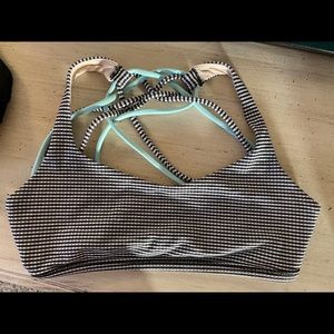 Lululemon free to be wild bra